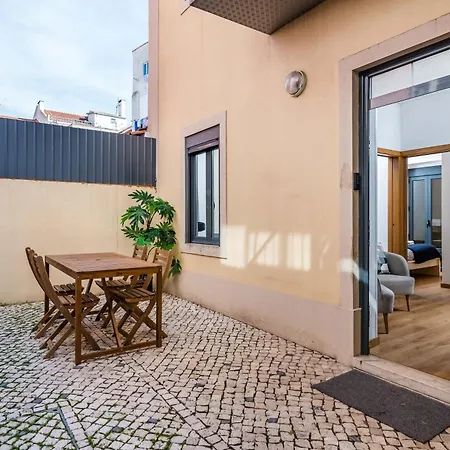 Go Native - Vip Apartment